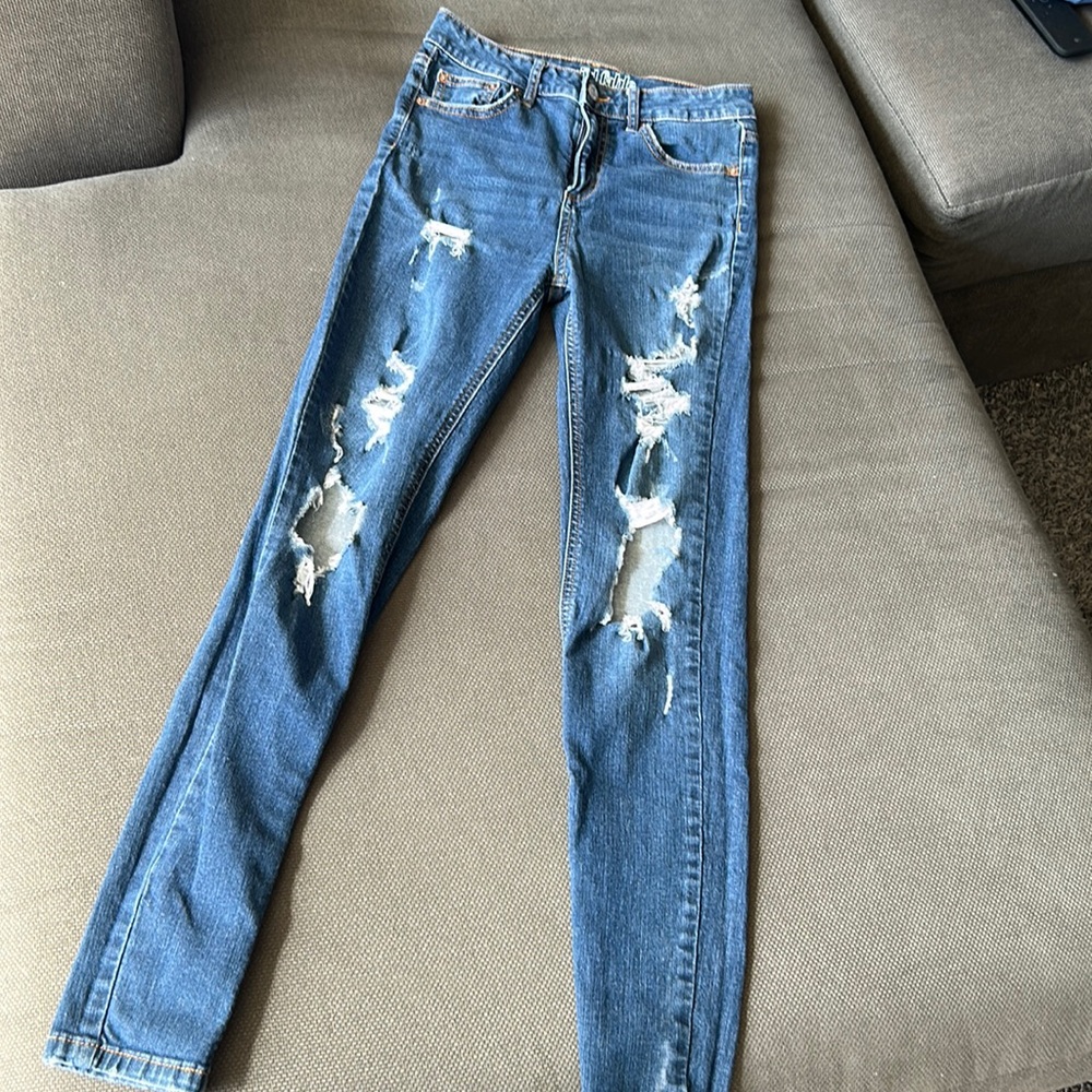 Wild fable size 0 distressed jeans excellent condition high rise